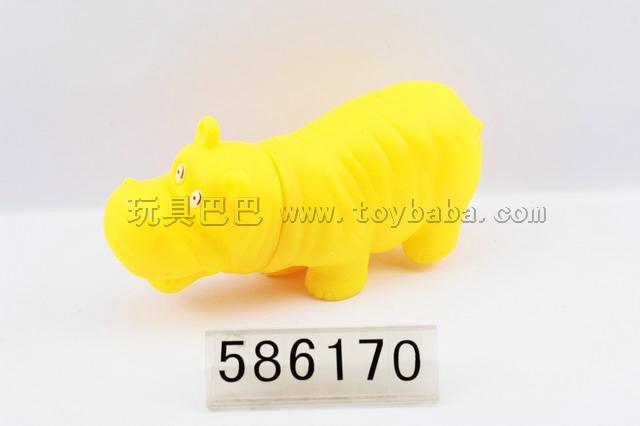 Lining plastic bellow a hippo