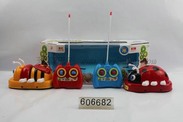 Four-way remote control insects bumper cars with light music / 2 color