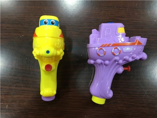 两款水枪 装糖果玩具 赠品 小玩具